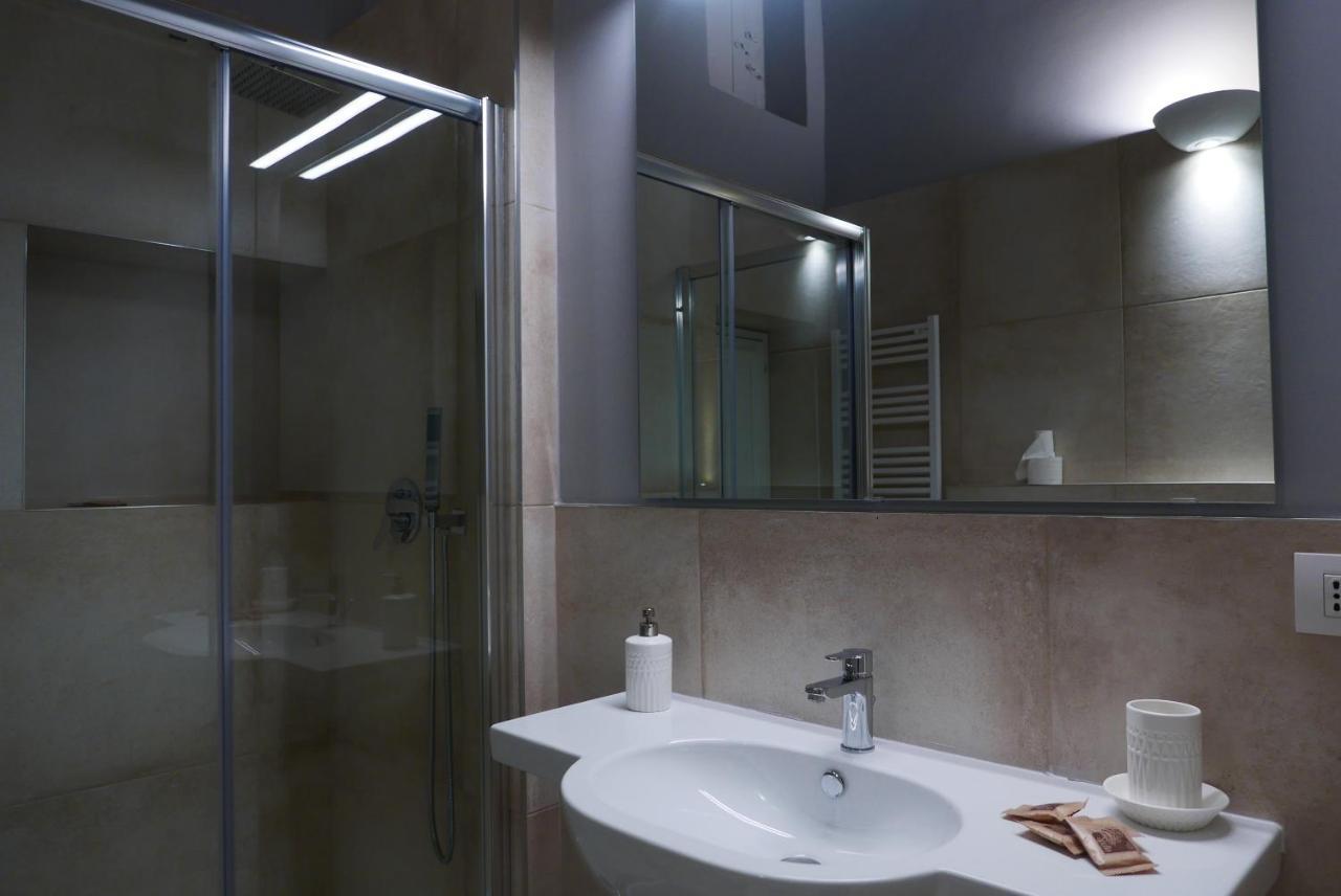 Suite 261 - Intero Appartamento Nel Centro Di Bari Exterior foto